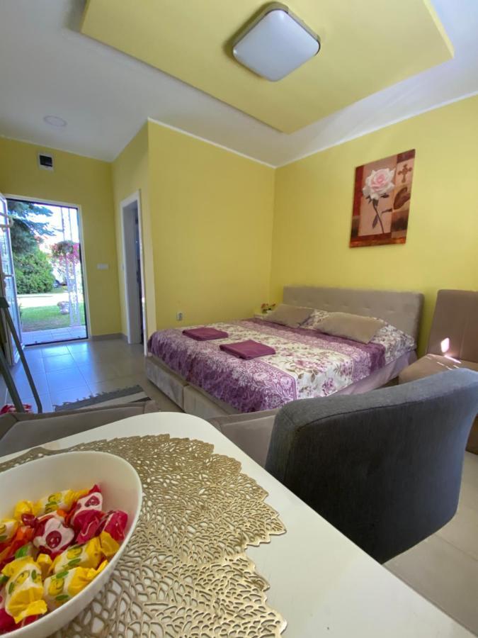 Maslina Rooms Semêndria Exterior foto